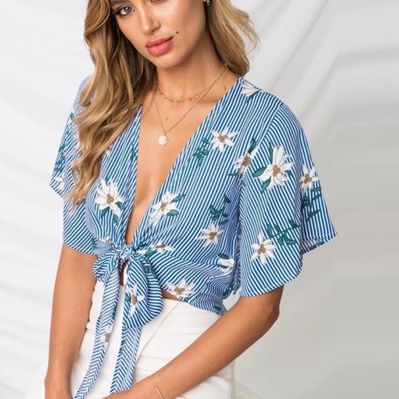 Striped Tie up shirt - Picture 2 of 4